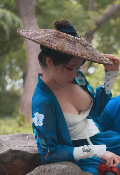 他揉捏她两乳不停呻吟A片一区_在线观看免费电影